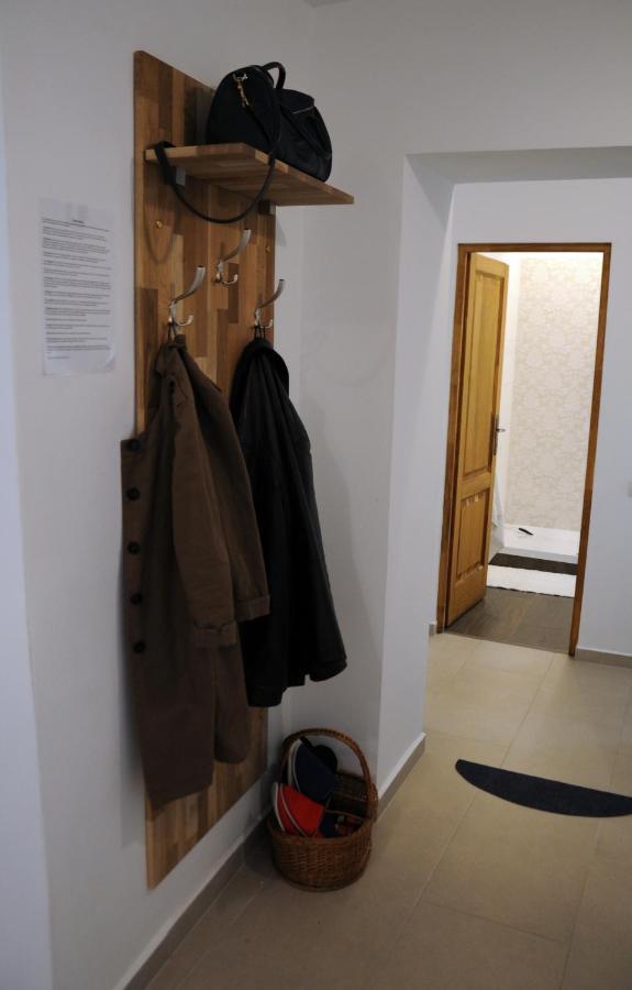 Black Gate - 2 Bedroom Apartment In The Heart Of Old Town With Free Private Secured Parking Брашов Экстерьер фото