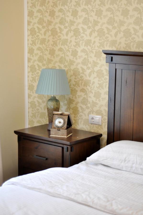 Black Gate - 2 Bedroom Apartment In The Heart Of Old Town With Free Private Secured Parking Брашов Экстерьер фото